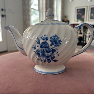 Lovely Vintage Ellgreave Staffordshire England Heatmaster Blue Floral Teapot